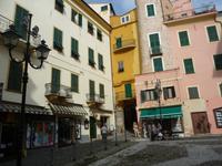 San Remo mit seinen bunten Häusern ....