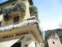 Blumen an den Häusern auch hier.