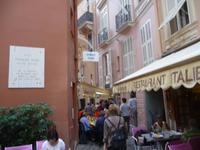 In den Seitensträßchen vom Fürstenpalais 