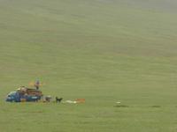 eine Jurte wird aufgebaut