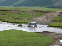 Jeep auf Tauchstation