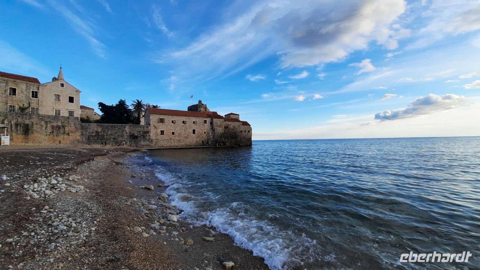 145 - Strand und Altstadt von Budva, Montenegro