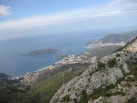 Blick von der Festung Kosmac auf die Bucht von Budva