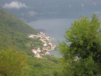 Blick vom Dorf Gornji Stoliv runter in die Bucht von Kotor