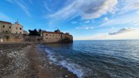 145 - Strand und Altstadt von Budva, Montenegro