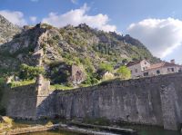 die Stadtmauer von Kotor
