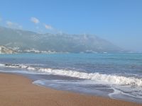 Der erste Blick auf den Hotelstrand in Budva