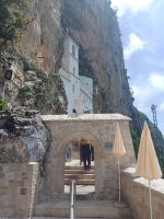 Aufstieg zum Kloster Ostrog