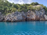 Bootsfahrt entlang der Küste von Budva