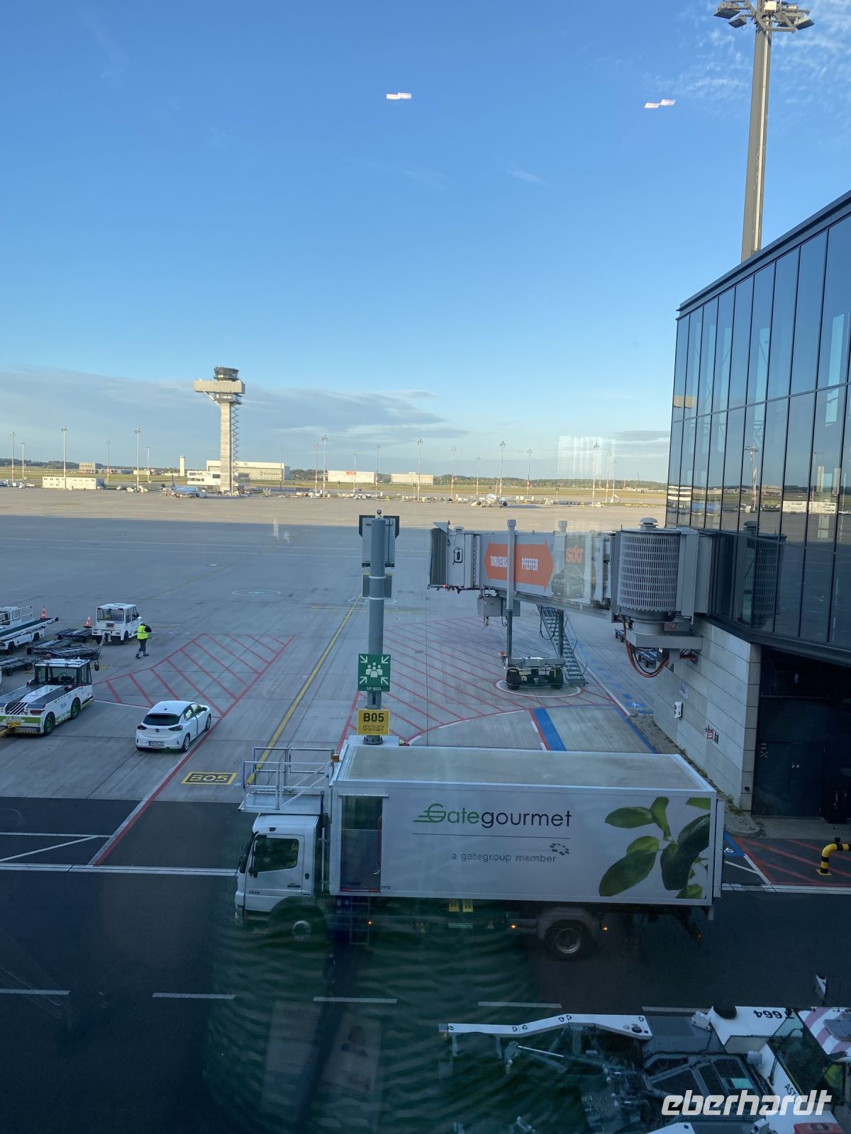 Voller Erwartung auf dem Flugplatz BER