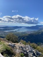 Kleine Inseln prägen ebenfalls das Bild der Bucht