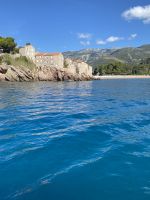 Sveti Stefan vom Wasser aus