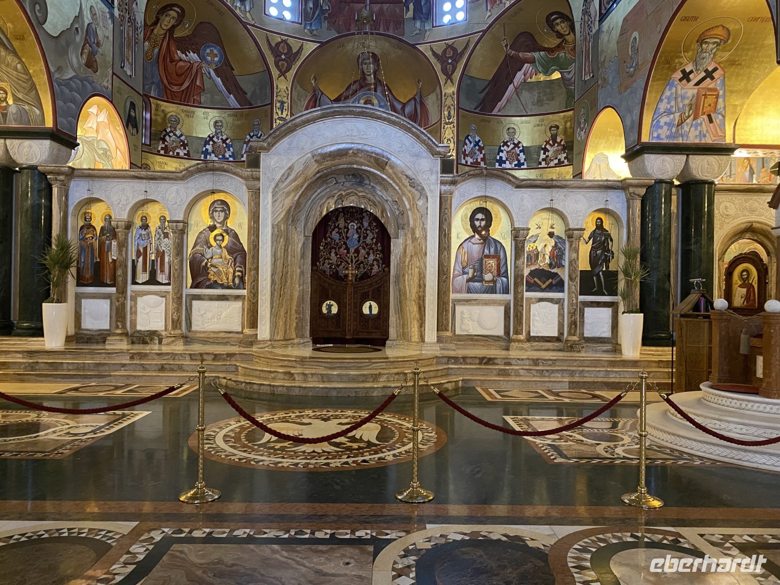 Ikonostas in der Auferstehungskirche in Podgorica