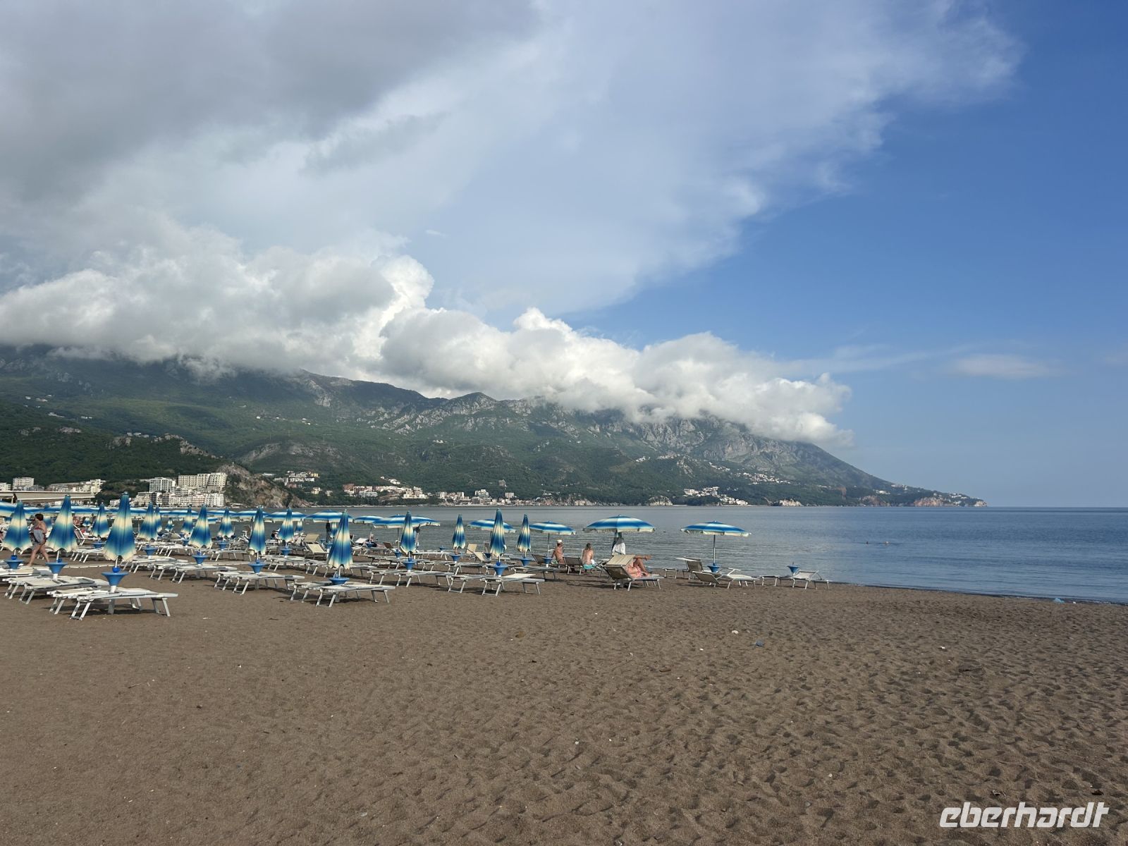 Der Strand vor unserem Hotel 