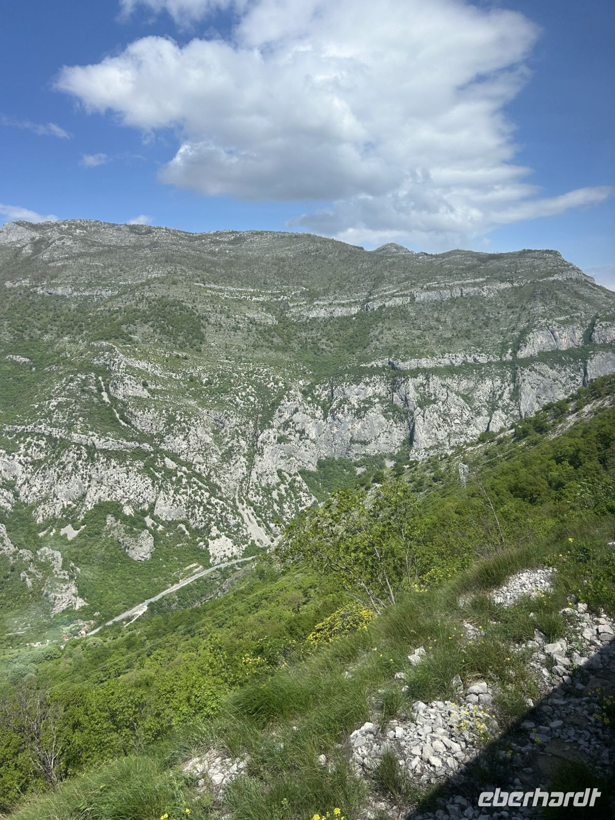 Es geht durch viele Tunnel 