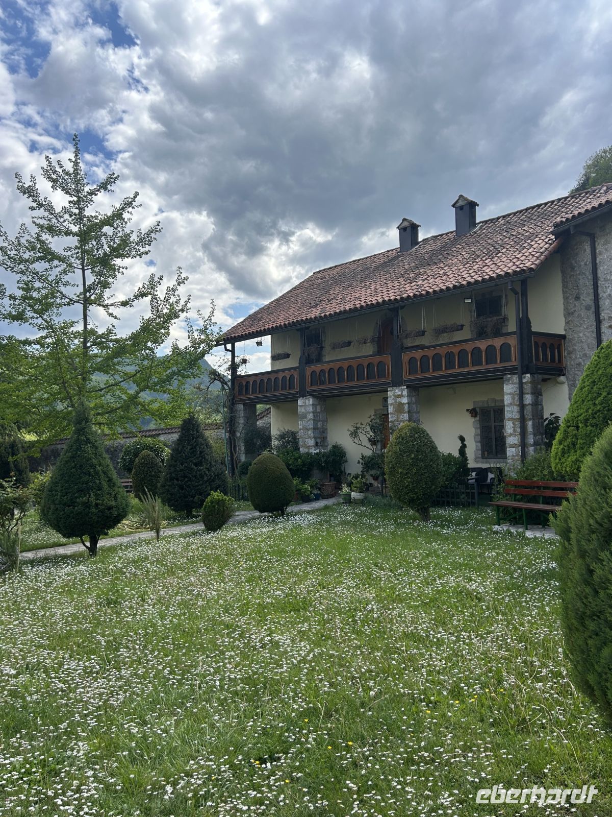 Es wohnen noch 4 Mönche hier