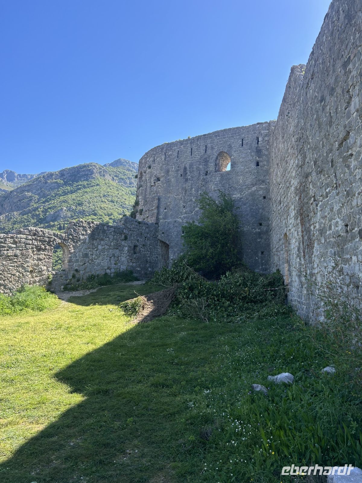 Gewaltige Festungsmauern