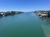 Am Fluss Bojana, der an der albanischen Grenze ist