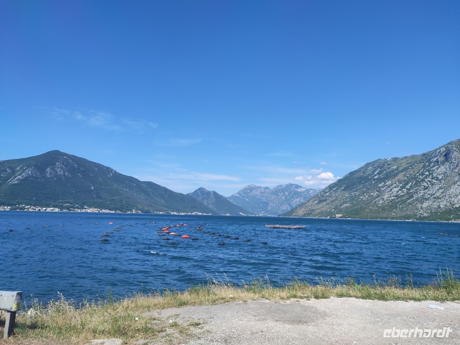 Auf dem Weg nach Perast - die Muschelaquakultur &ndash; &copy;  (Eberhardt TRAVEL)