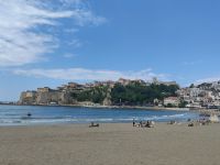 Ulcinjstrand mit Altstadt Ulcinj in Hintergrund &ndash; &copy; Marta Rass (Eberhardt TRAVEL)