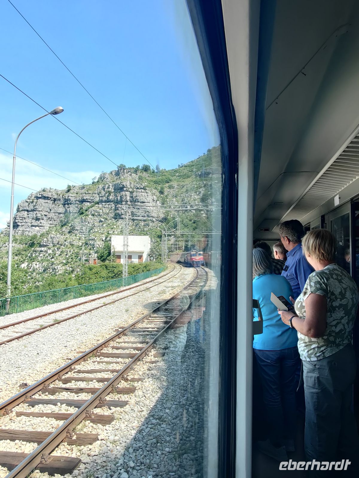 Ein Zug wird kommen... &ndash; &copy;  (Eberhardt TRAVEL)