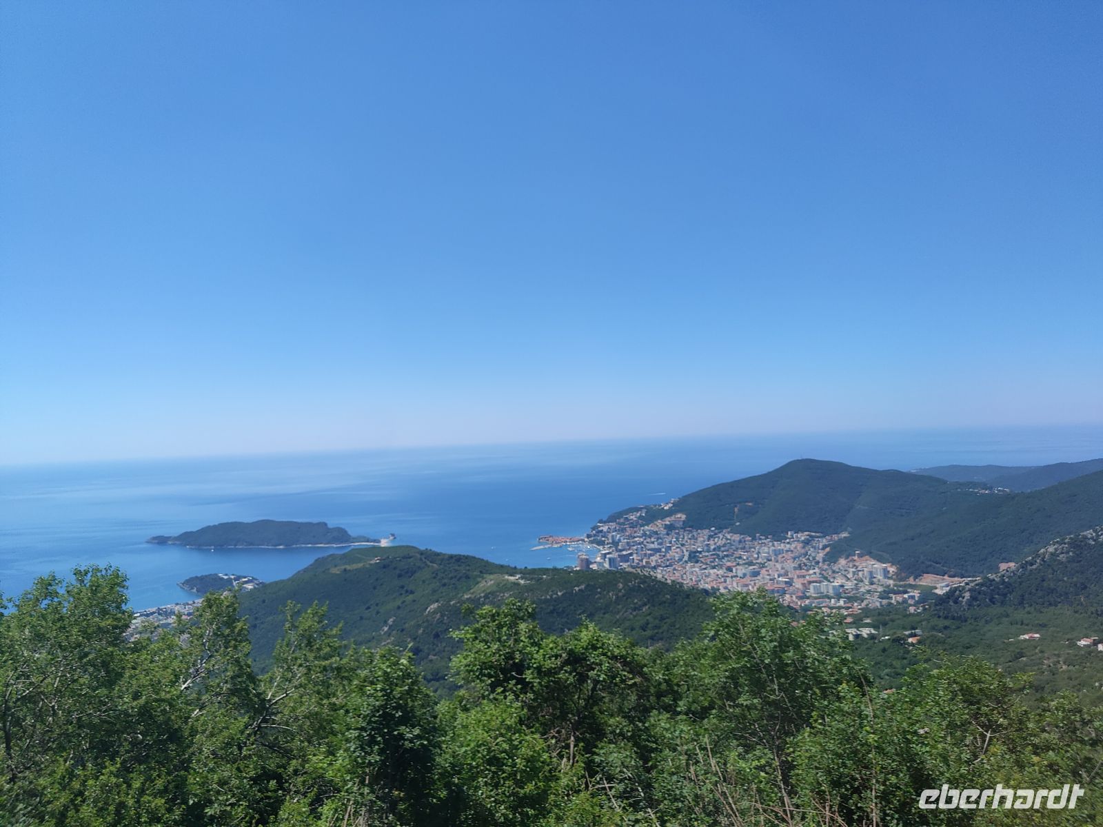 &copy;  (Eberhardt TRAVEL)