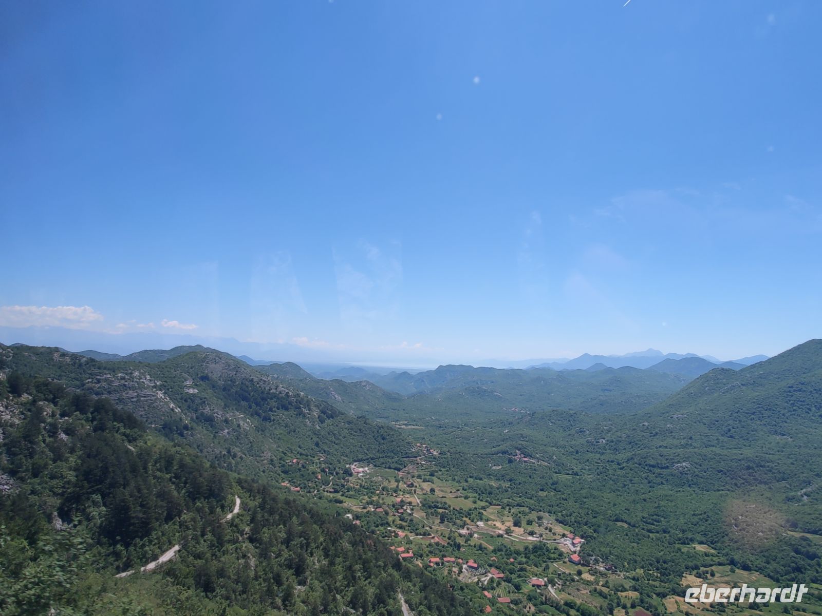 über Tal und Berg ... &ndash; &copy;  (Eberhardt TRAVEL)