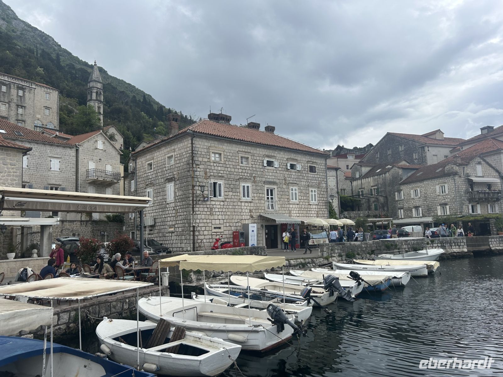 Die Promenade von Perast