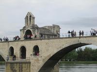 Die gleichnamige weltberühmte Brücke ...