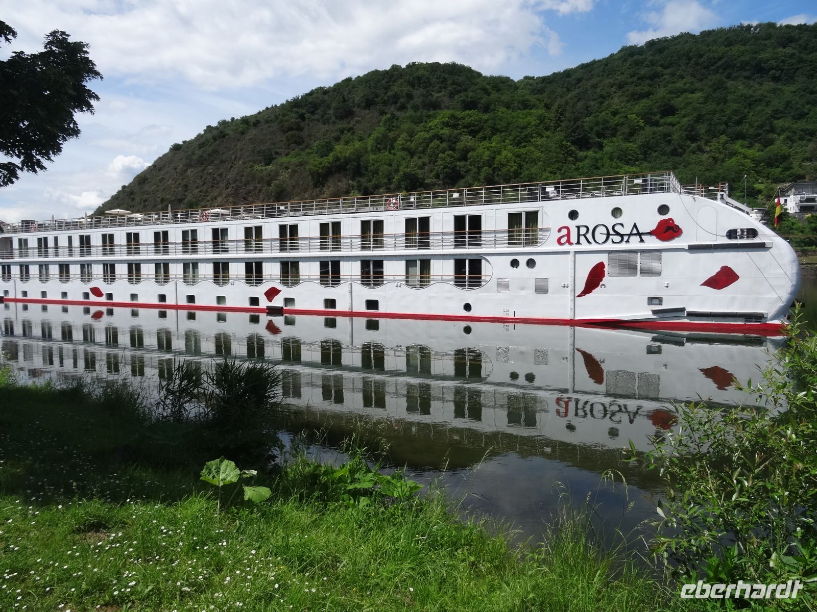 A-ROSA SILVA an der Anlegestelle in Treis-Karden &ndash; &copy;  (Eberhardt TRAVEL)
