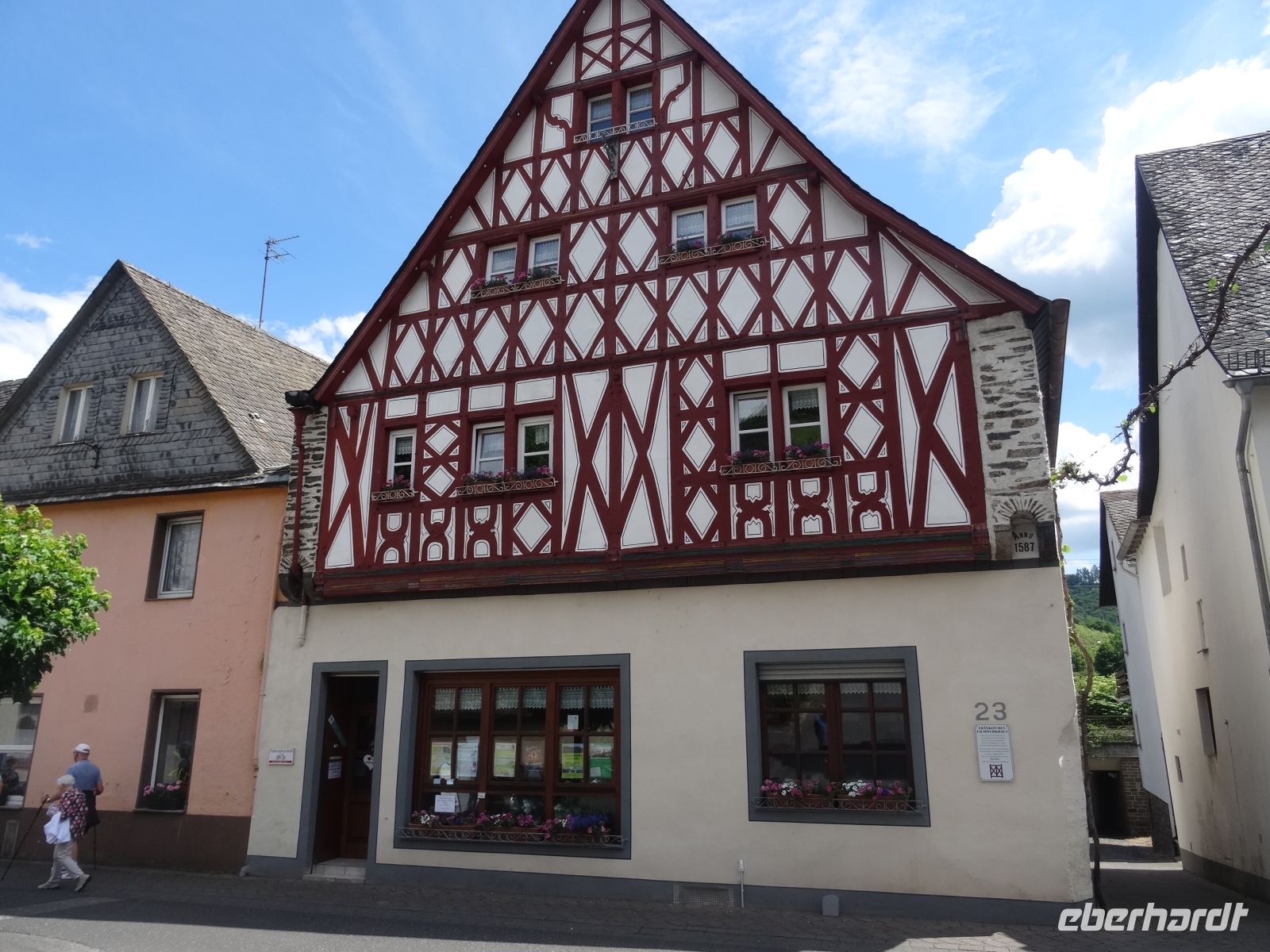 Haus Nr. 23 in der St. Castor Straße, erbaut 1587 &ndash; &copy;  (Eberhardt TRAVEL)
