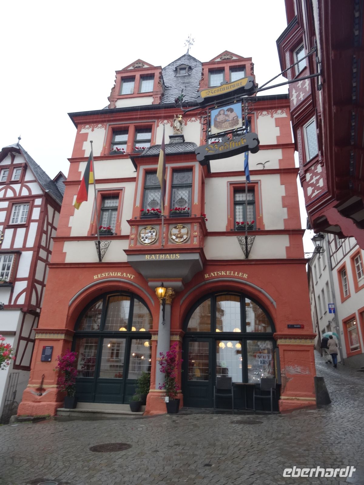 Bernkastel-Kues: Marktplatz mit Rathaus &ndash; &copy;  (Eberhardt TRAVEL)