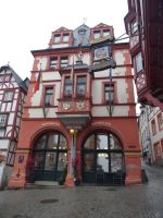 Bernkastel-Kues: Marktplatz mit Rathaus &ndash; &copy; Hans-Joachim Trutz (Eberhardt TRAVEL)