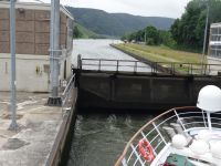 Schleusung auf der Mosel &ndash; &copy; Hans-Joachim Trutz (Eberhardt TRAVEL)
