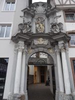 Trier: Eingang zur alten Marktkirche  &ndash; &copy; Hans-Joachim Trutz (Eberhardt TRAVEL)