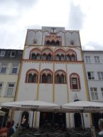 Trier: Dreikönigenhaus mit Eingangstür im 1. Stockwerk &ndash; &copy; Hans-Joachim Trutz (Eberhardt TRAVEL)