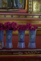 Lotusblüten - Opfergaben in der Paungdaw-Pagode &ndash; &copy; Simone Voigt (Eberhardt TRAVEL)