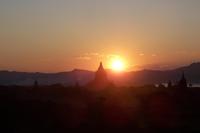 Sonnenuntergang in Bagan &ndash; &copy; Simone Voigt (Eberhardt TRAVEL)