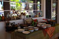 Alte Kalköfen Lodge - liebevoll angerichtetes Frühstück von Hilde