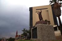 Windhoek: Christuskirche, Kaffeemühle, Genozid-Denkmal