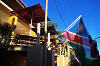 Bahnhof Hotel in Aus - Empfang mit wehenden Fahnen