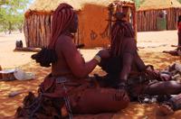 Besuch im Himbadorf - beim Frisör