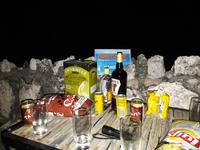 Okaukuejo Camp - abends am Wasserloch