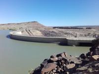 Für wen wird das Wasser gestaut? Für den Dattelschnaps!