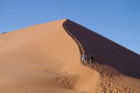 Nationalpark Sossusvlei - Erstürmung der Düne 45