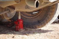 Mount Etjo Safari Lodge - Nature Drive - Reifenwechsel