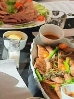 mit Bier, lecker Wurst und Kudu Steaks