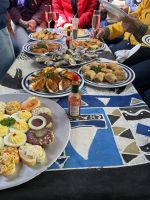 Kleines Buffet auf dem Katamaran