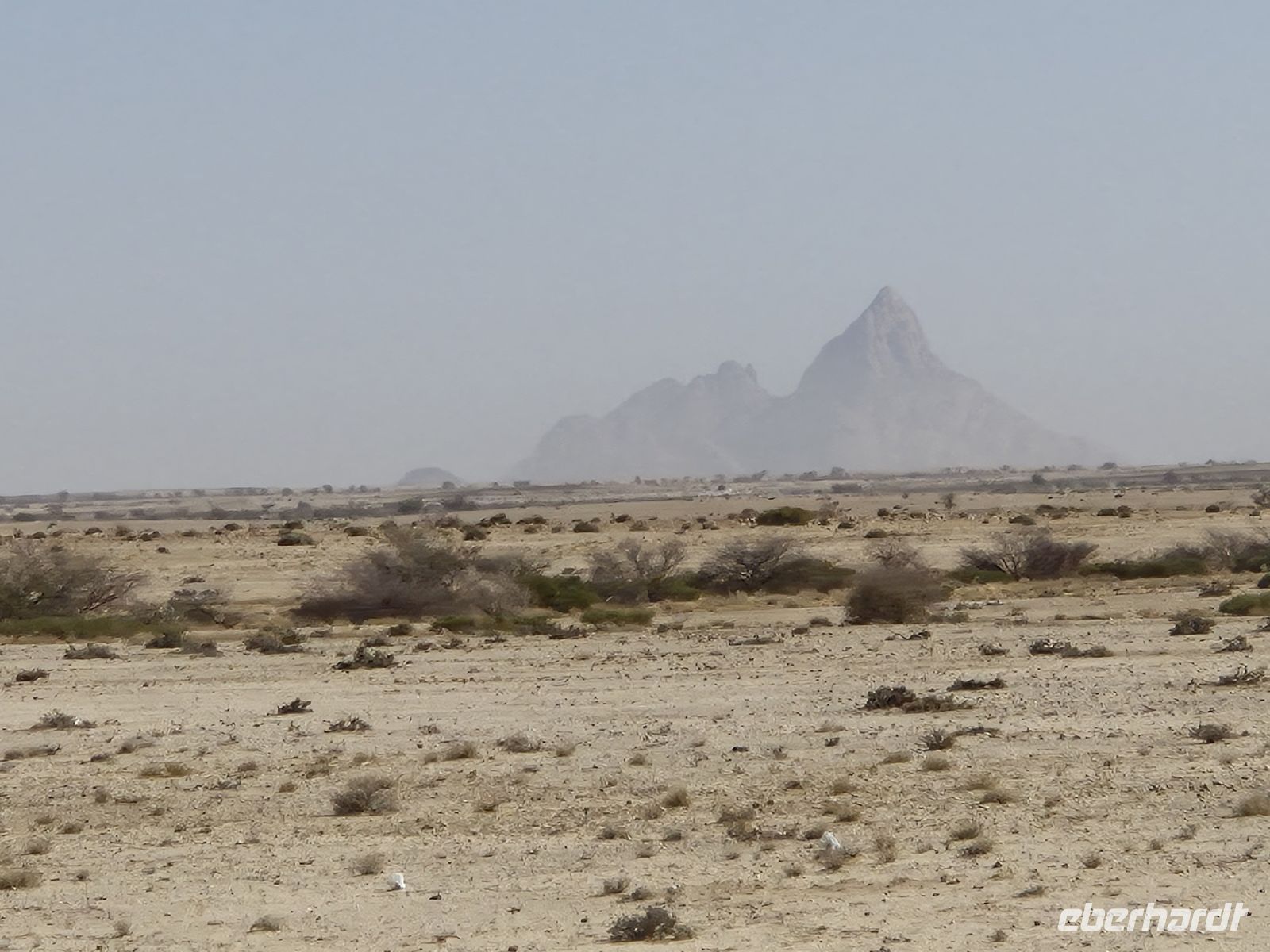 Tag 11 - Fahrtimpression - Spitzkoppe am Horizont