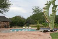 Pool in der Uris Safari Lodge